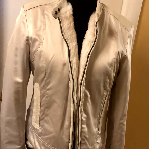 Gorgeous Reversible Winter white jacket - Picture 3 of 8